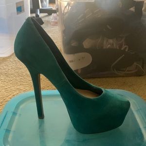 Steve Madden suede heels